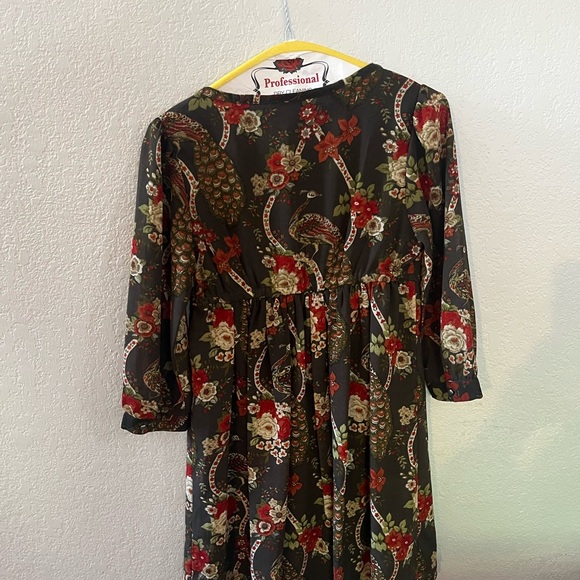 H&M short dress size 4. It can also be worn as a blouse. - Picture 2 of 5